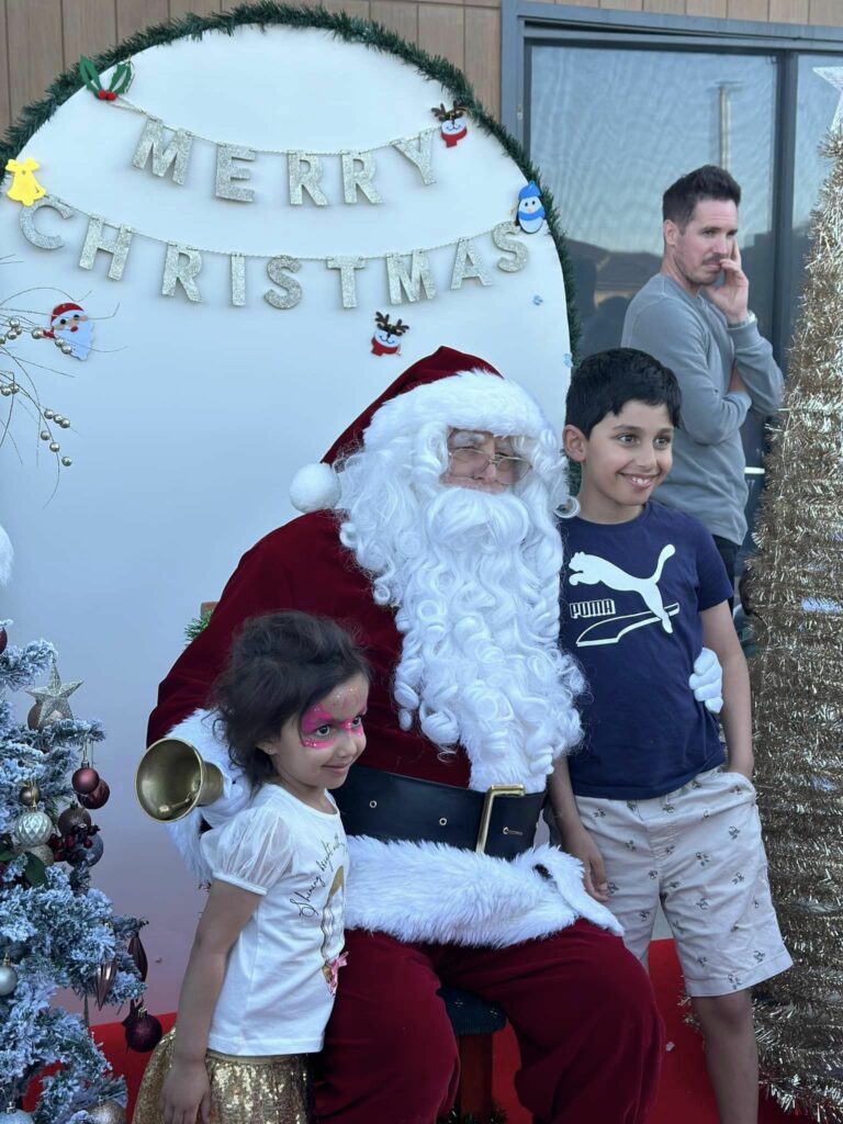 Community Christmas Market Festivities at Aspire Clyde North